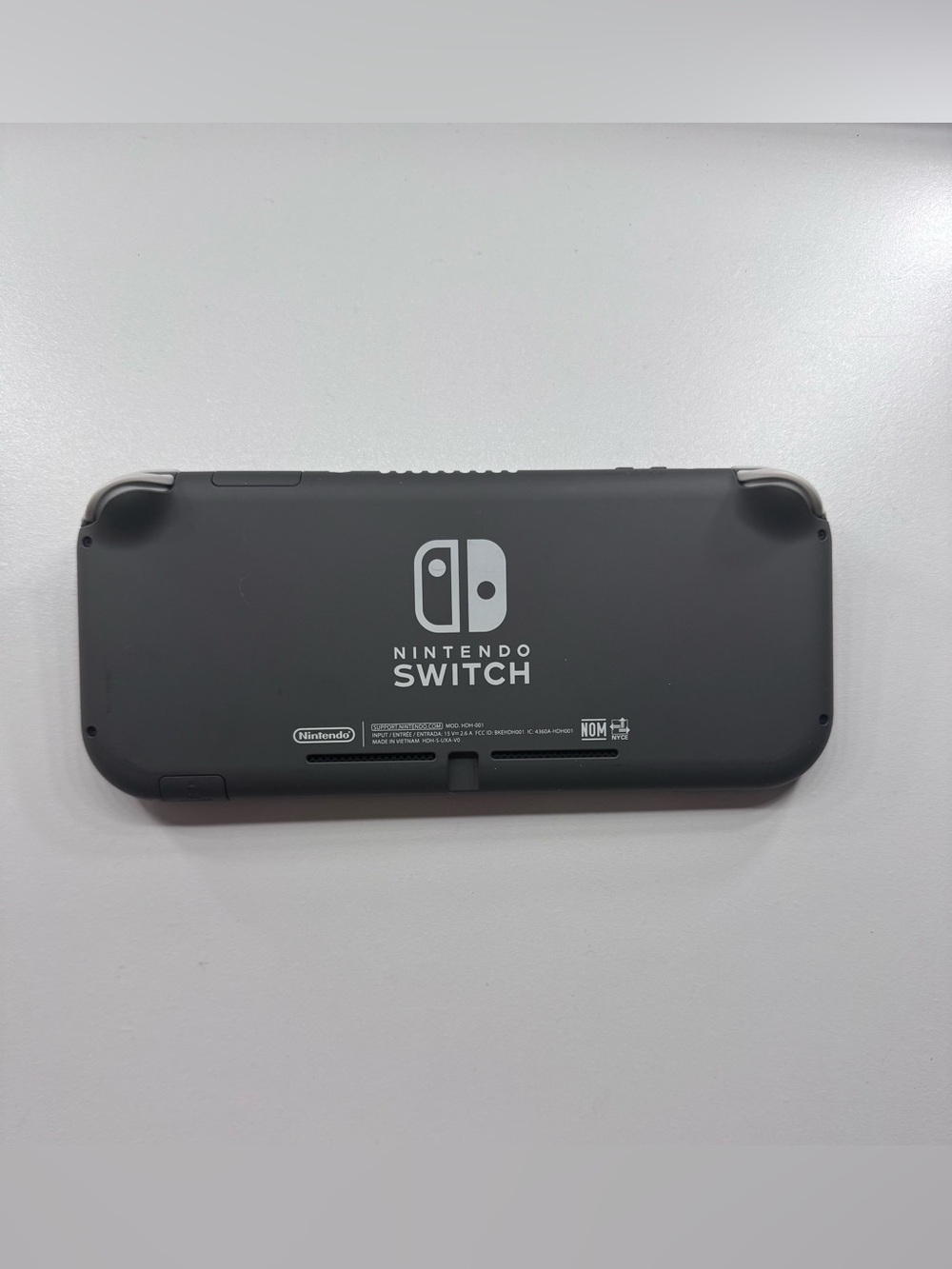 Nintendo Switch Lite - Picture 3 of 3